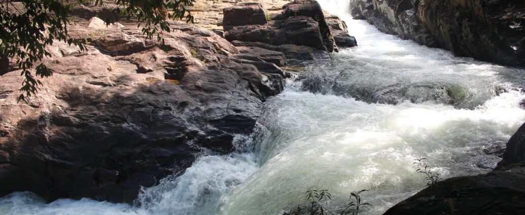 Athwelthota Waterfall